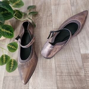 Isola Ballet Flats w/Straps in Iridescent Bronze NWOT Size 7